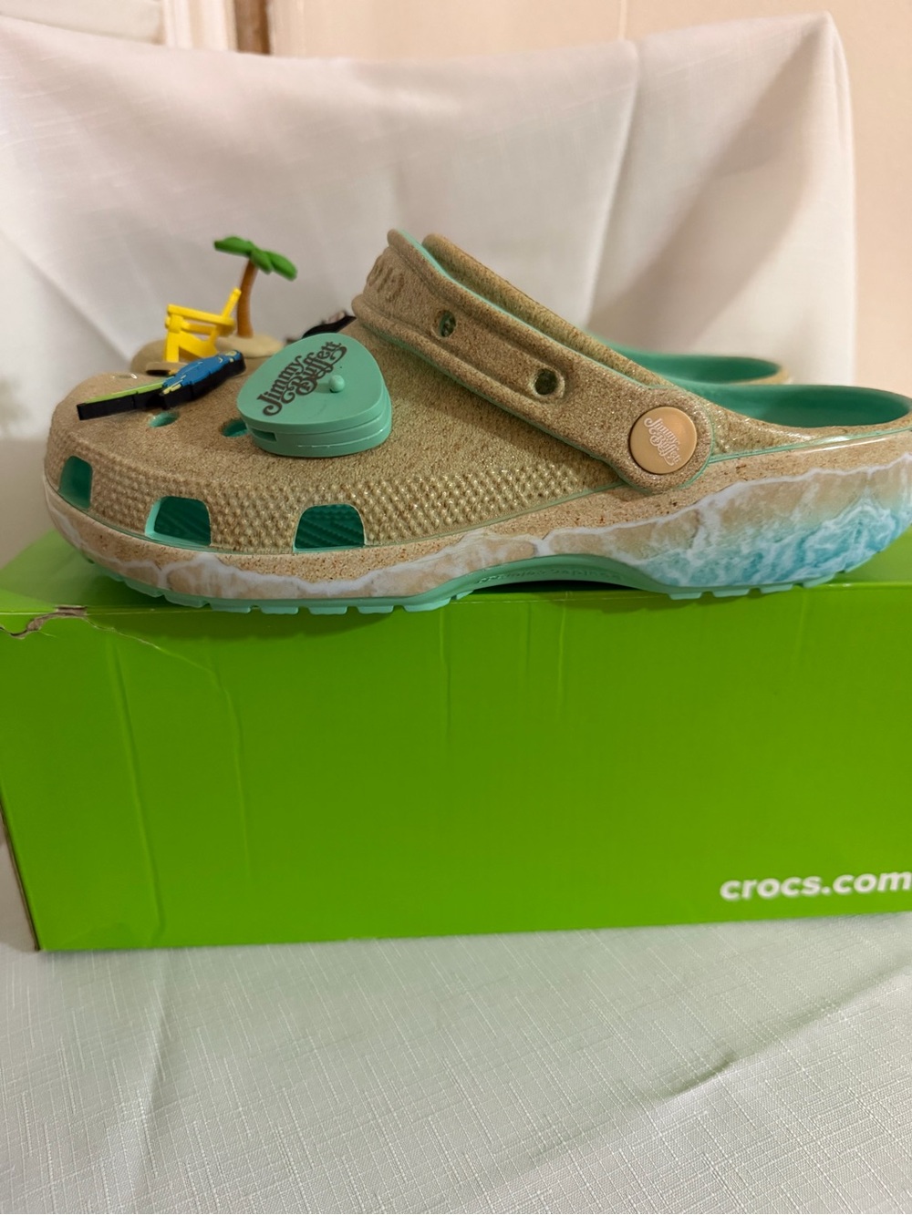Size W 8 Jimmy Buffet Margaritaville Crocs with Teal Lining - unique - Picture 3 of 7